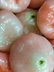 Aie guava pile has a fresh pink color, has a fresh sweet and sour taste.