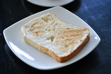 toast or bread , sliced bread