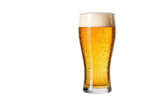 PNG Foamy pint glass of refreshing golden beer with bubbles
