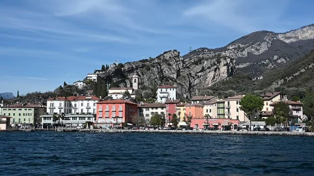 Schifffahrt auf dem Gardasee bei Torbole