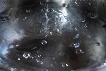 泡立つ水面の質感