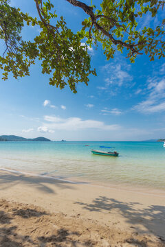 The beauty of the scenery on Koh Mak (Koh Mak island) and you can dive to see corals, beautiful sandy beaches and many other activities. Located in Koh Kood District, Trat