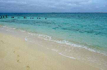  Sunny tropical beach paradise on the Maledives