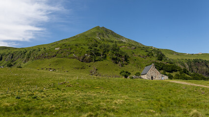 le Puy Mary dans le Cantal en France en été