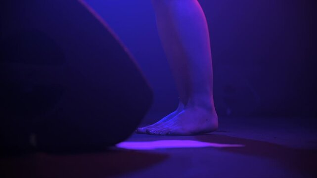 Female singer&rsquo;s feet dancing on stage