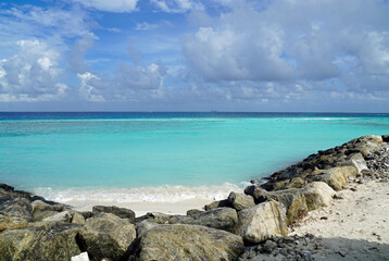  Sunny tropical beach paradise on the Maledives