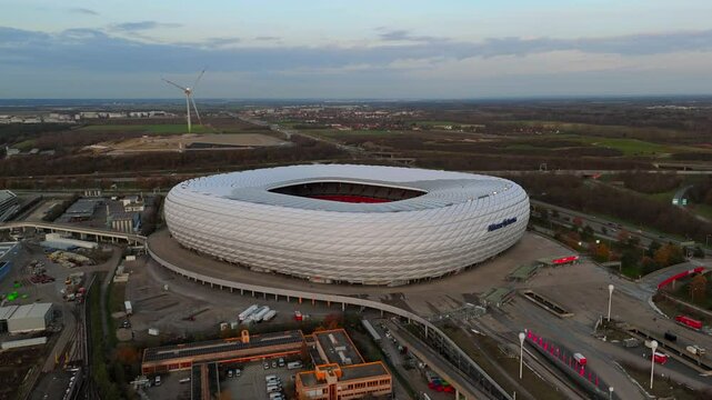 Allianz Arena Munchen Stadion in Frottmaning, Muenchen, Bayern Deutschland, Luftaufnahme im Herbst bei sonnigem Wetter. FC Bayern Munchen stadium aerial view in Munich, Germany. Munich Football Arena