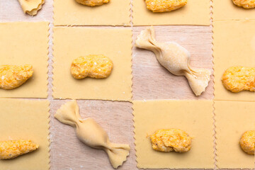 Caramelos de ricotta y calabaza, pasta fresca con relleno de zucca