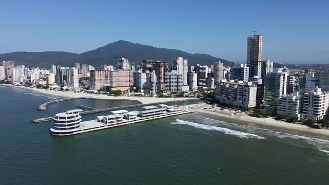 pier de  Itapema e porto belo em santa catarina Brazil molhe do pereque e Hard Rock Cafe