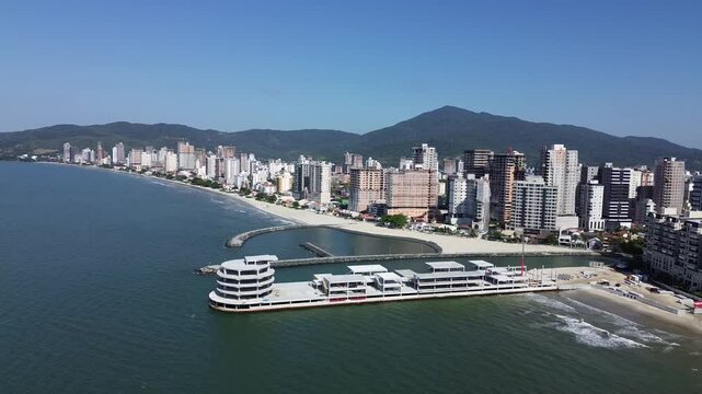 pier de  Itapema e porto belo em santa catarina Brazil molhe do pereque e Hard Rock Cafe
