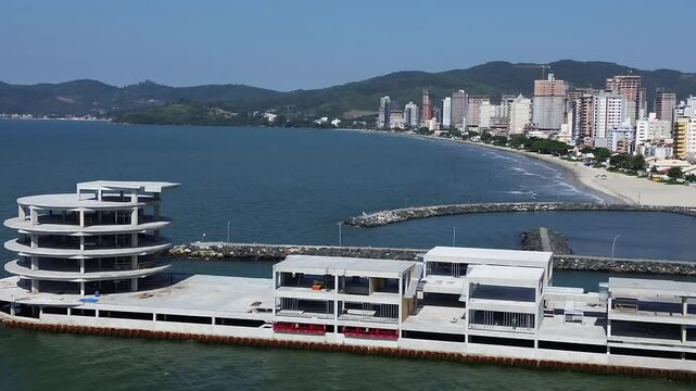pier de  Itapema e porto belo em santa catarina Brazil molhe do pereque e Hard Rock Cafe