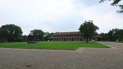A replica Shang Dynasty bronze ding vessel in the grounds of the Yinxu archaeological site