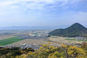 菩提寺山から見る晴れた日の三上山