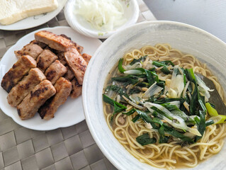 ネギニララーメンと牛肉スティックのセットメニュー