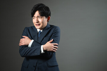 スーツ姿の若い男性　ビジネスイメージ