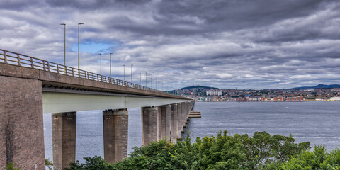 A view to the city of Dundee from Newport on Tay, with the Tay Road Bridge across the Firth of Tay on the left.