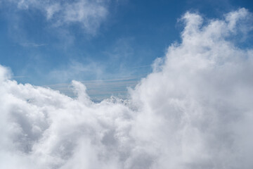 雲の中にいるような風景