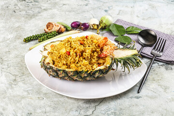 Pineapple fried rice with prawn