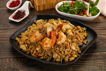 Vietnamese fried rice with prawn and squid Kom Ran