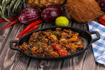 Squid with vegetables in oyser sauce