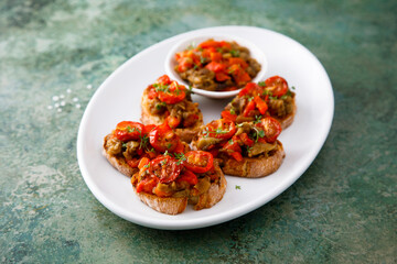 Crostini with roasted vegetables