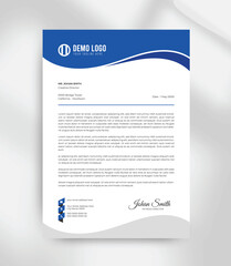 Obraz premium Clean Blue Corporate Letterhead Template