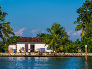 Beautiful Traditional Kerala house on the brink of lake at Alappuzha
