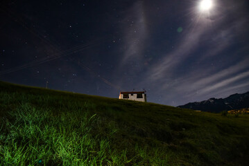 Fototapeta premium house at night