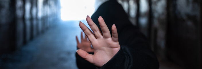Severe Mental Condition – Girl in the Tunnel