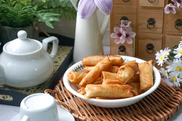 Fried spring rolls or Popiah Goreng, crispy fried spring roll filled with vegetables, meat or prawns, offering a crunchy delight.  Usually served for breakfast or afternoon tea.