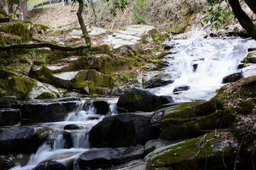 兵庫県宍粟市・石 (いし) 段瀑の渓流滝