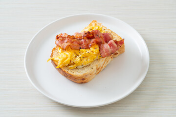 bread toast with scramble egg and bacon
