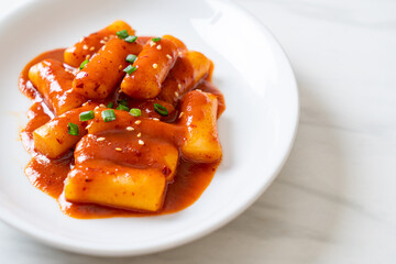 Korean rice cake stick in spicy sauce - Tteokbokki