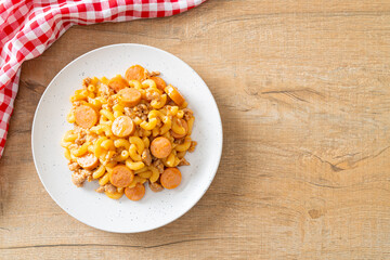 macaroni sausage and minced pork