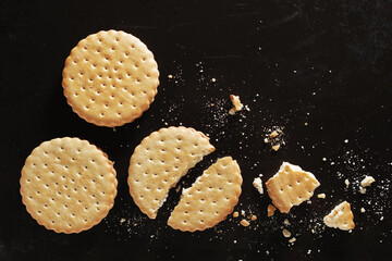 Round filled cookies