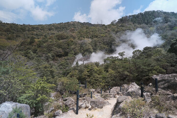 Fototapeta premium 山の中の栗野岳八幡大地獄