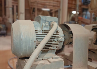 An electric motor is an electrical device that converts electrical energy into mechanical energy.