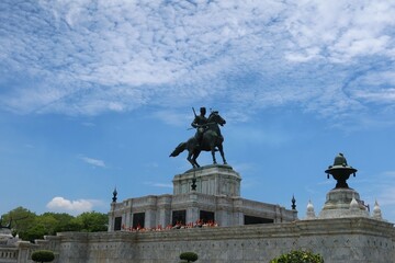 statue of king charles iv