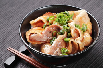 豚丼