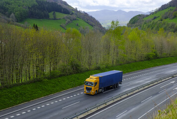 Highway trucking in Navarra