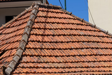 Terracotta Rhythms of Madeira Rooftops – A Glimpse into Traditional Architecture