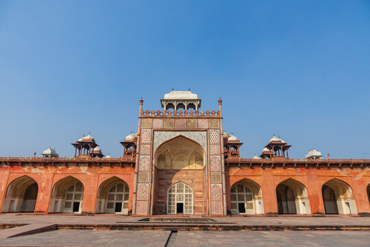 Tomb of Akbar during the day 