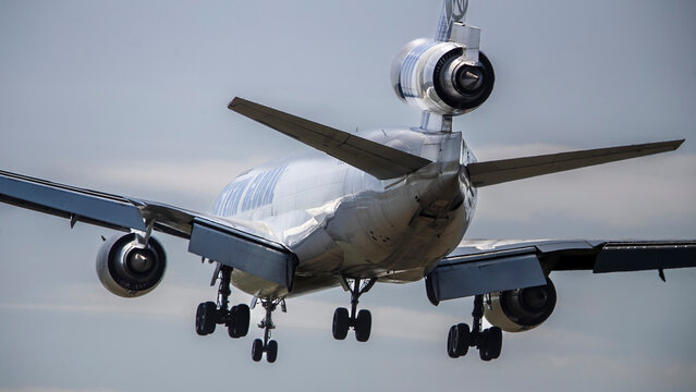 Reg: N542KD, Western Global Airlines, McDonnell Douglas MD-11(F)