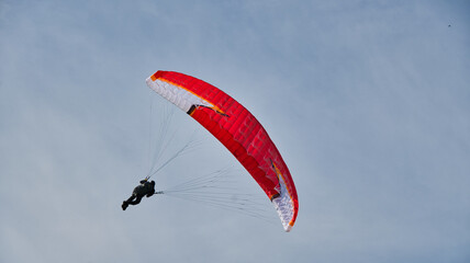 Paraglider im Val de Villé im Elsass