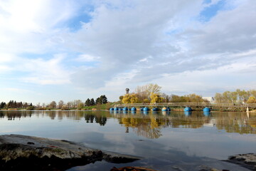 Fototapeta premium Der Flückigersee in Freiburg im Frühling