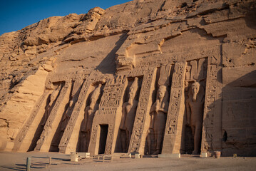 aldea Nubia en la ciudad de Asuam frontera con Sudan con los templos de  Abu Simbel y	del Filae