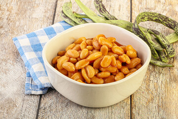 White bean in tomato sauce
