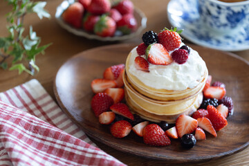 イチゴの米粉パンケーキ