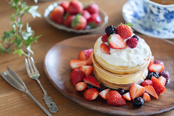 イチゴの米粉パンケーキ