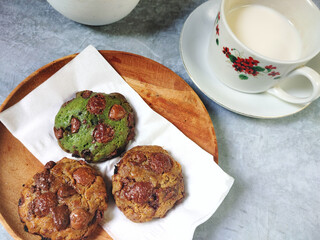 Soft cookies with chocolate chips. perfect for breakfast with hot milk. for recipe, article, or any commercial purposes. pattern of soft cookies.